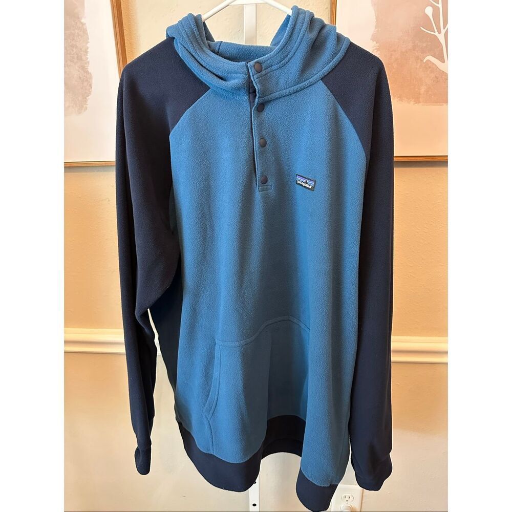 Patagonia Blue and Navy Lightweight microdini hoodie